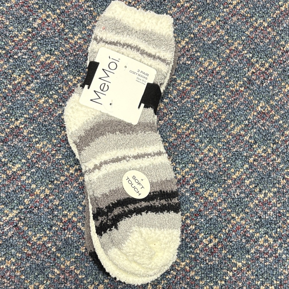 New MeMoi 3 pairs of cozy socks soft touch size 9-11